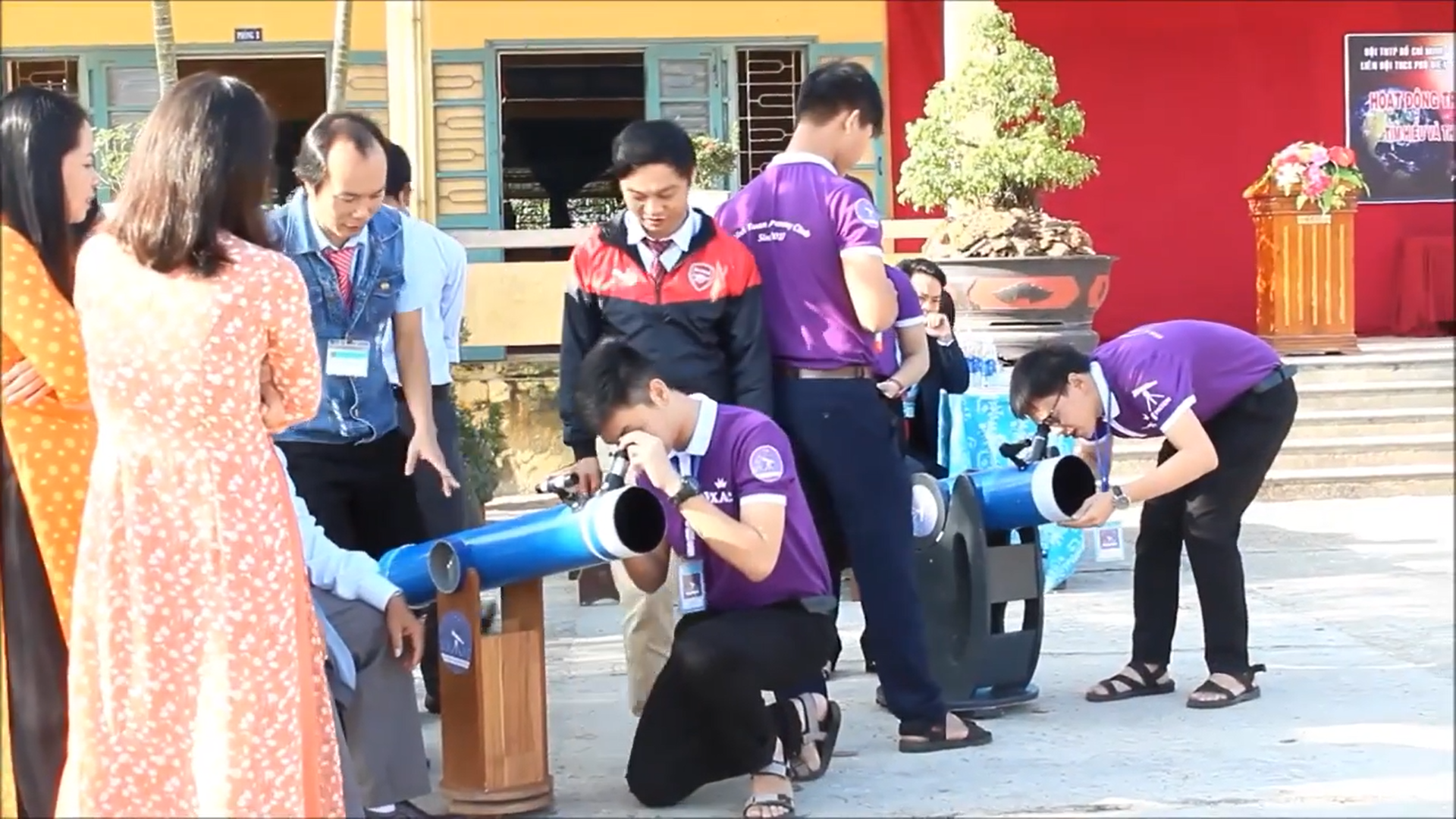 Sinh hoạt tại các trường THCS