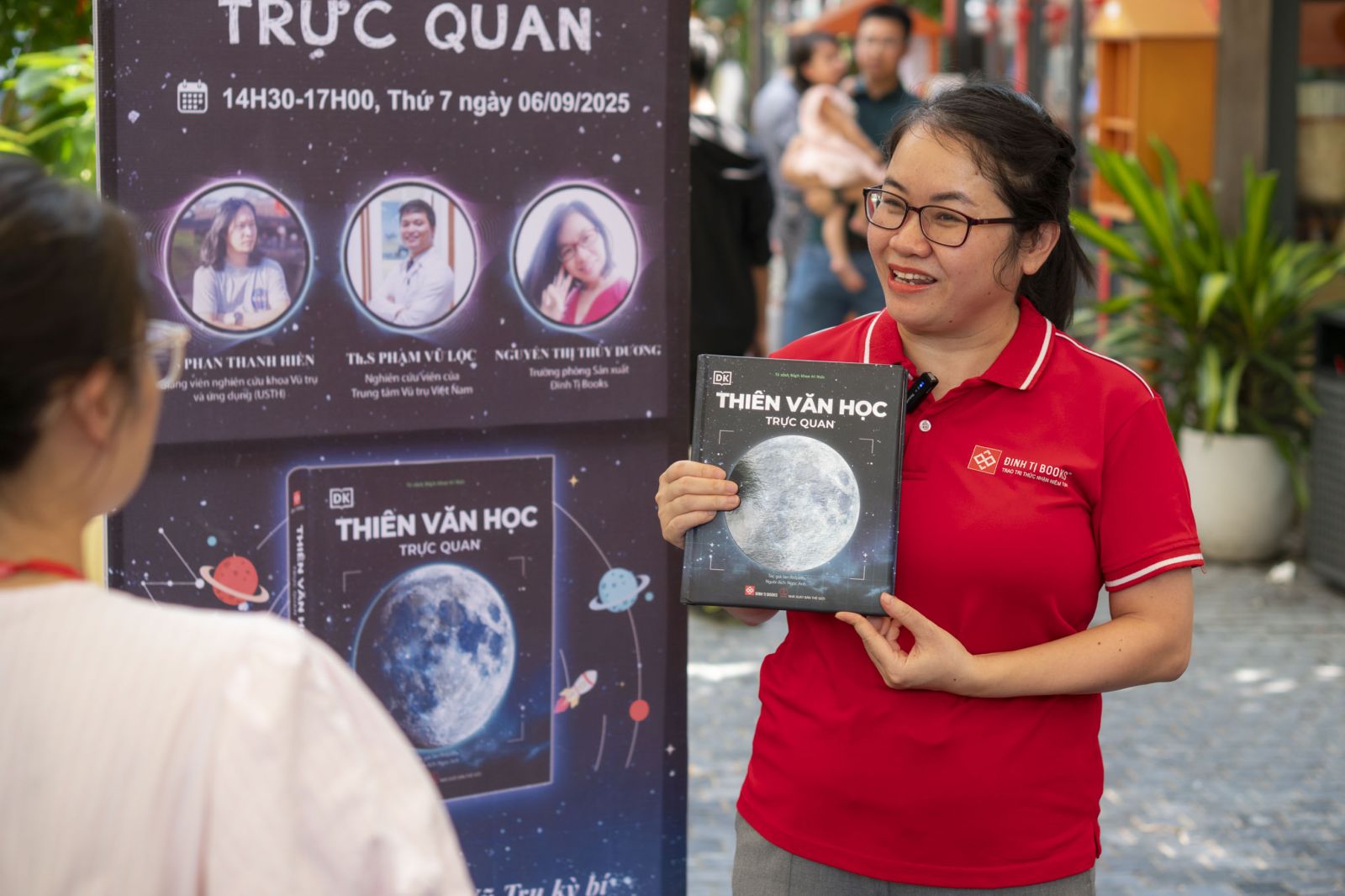 Chị Nguyễn Thị Thùy Dương - Trưởng phòng sản xuất Đinh Tị Books