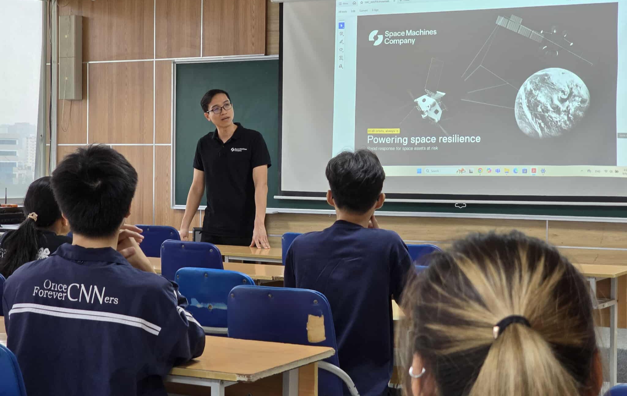 Cosmic Talk Tháng 9 Bùng nổ: Từ Startup Triệu đô đến Sứ mệnh 